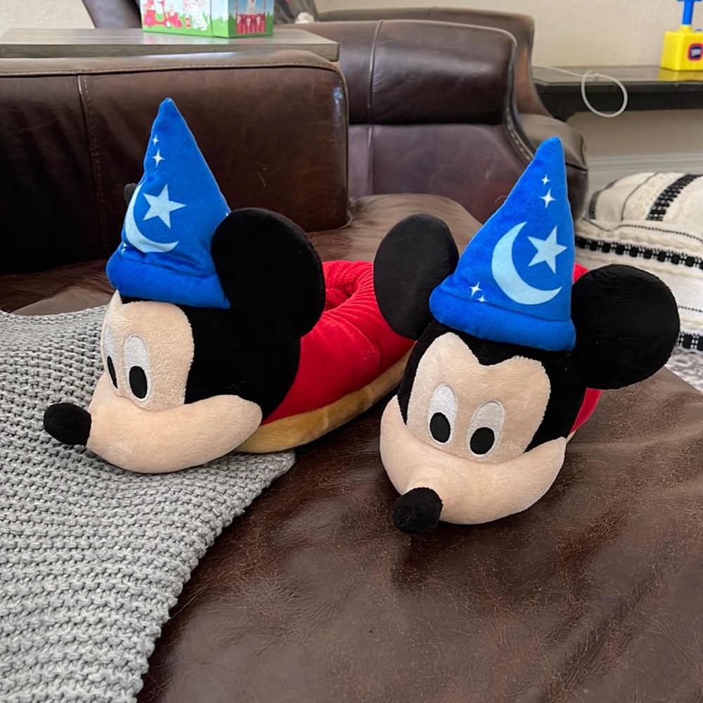 NWOT Mickey Mouse Wizard Slippers